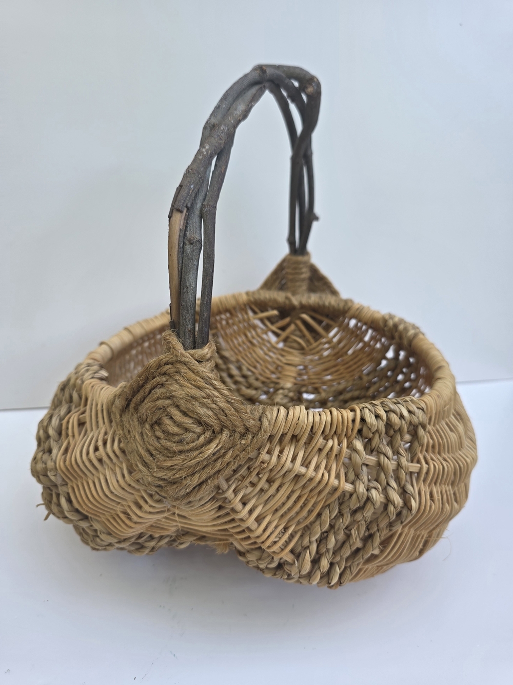 Vintage Voven buttocks basket